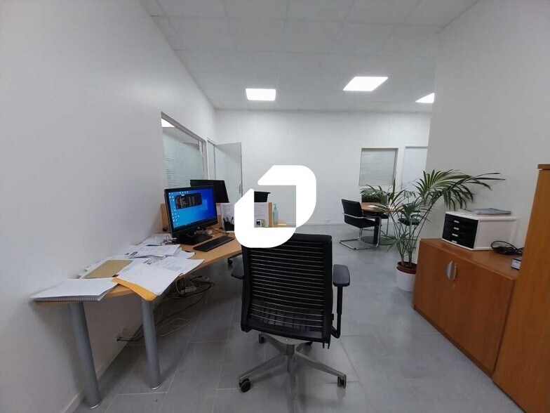 Bureau dans Montigny-le-Bretonneux à louer - Photo intérieure – Image 3 sur 10