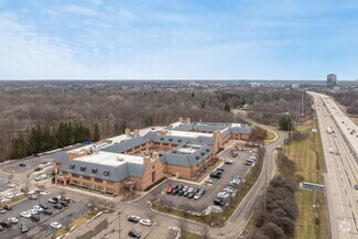 Trophy Office HQ with I-696 Visibility - Espace de bureau