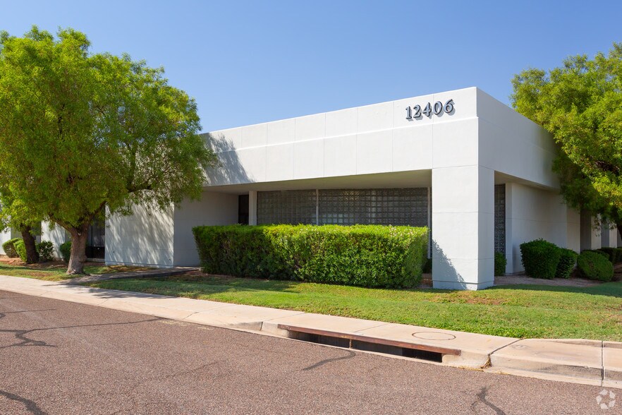 12406 N 32nd St, Phoenix, AZ à louer - Photo de l’immeuble – Image 1 sur 4