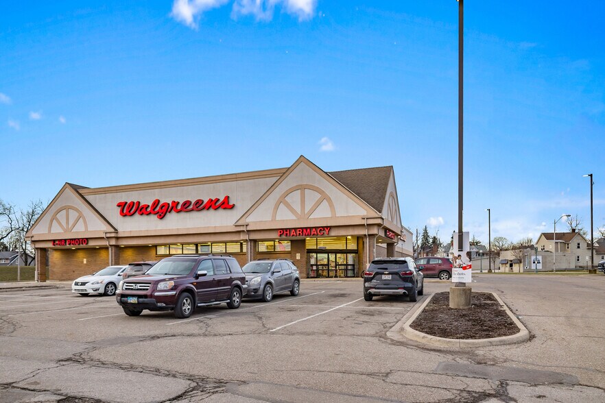 1223 Cleveland Ave NW, Canton, OH à vendre - Photo de l’immeuble – Image 2 sur 6