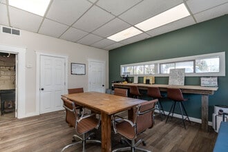 807 S Fillmore Ave, Kirkwood, MO à louer Photo intérieure– Image 1 sur 4
