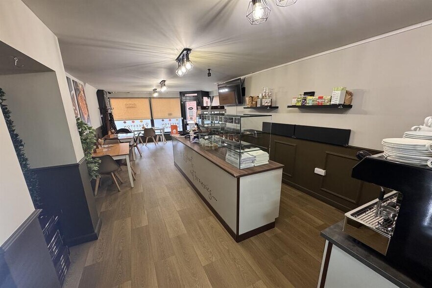 10 Wollaton Rd, Beeston à louer - Photo de l’immeuble – Image 3 sur 8