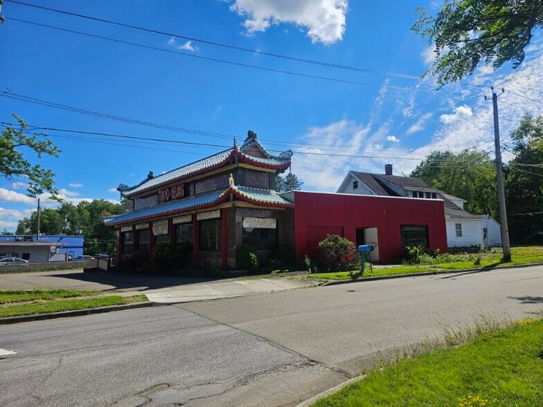 816 Foote Ave, Jamestown, NY à vendre - Photo de l’immeuble – Image 1 sur 16