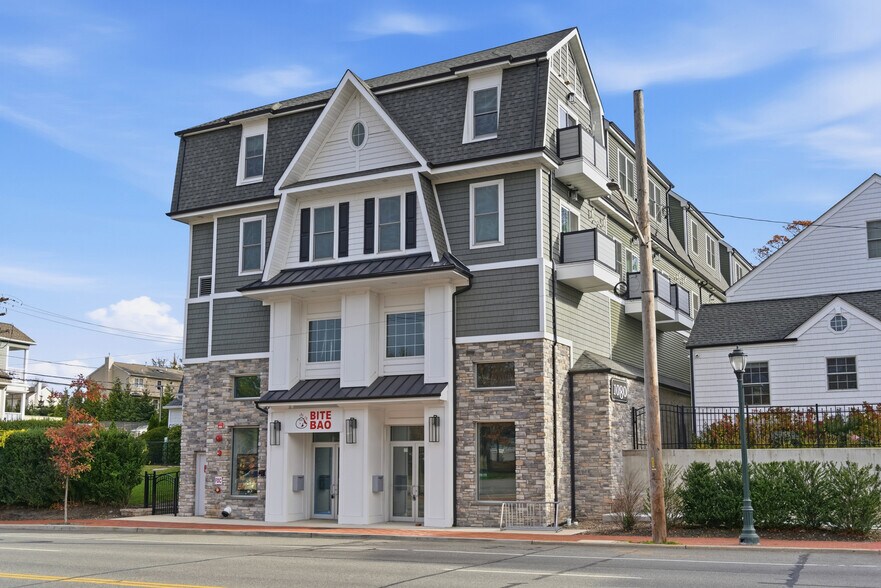 1080 New York Ave, Huntington Station, NY à vendre - Photo de l’immeuble – Image 3 sur 25