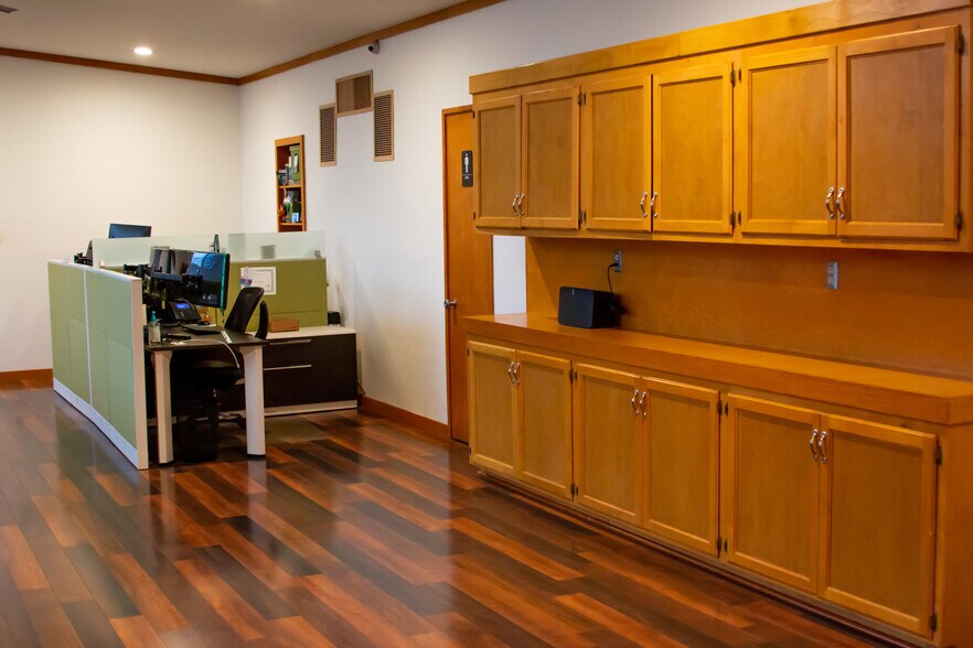 2323 E St, Bakersfield, CA à louer - Photo de l’immeuble – Image 3 sur 25