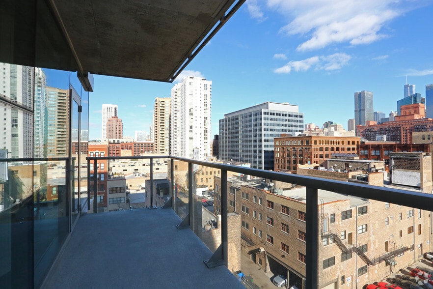 123 N Desplaines St, Chicago, IL à louer - Photo de l’immeuble – Image 2 sur 88