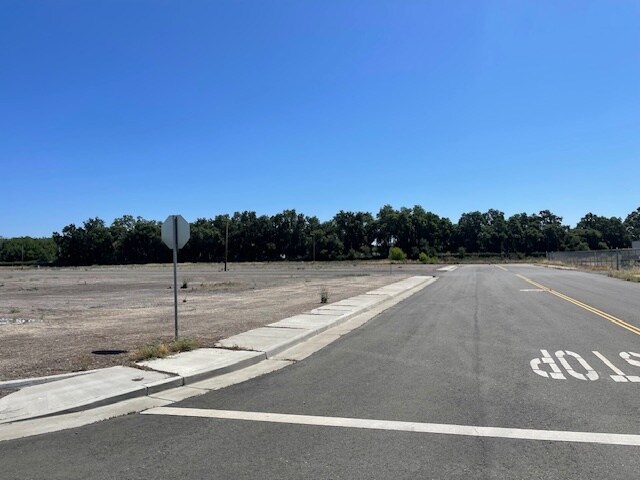 Independence Pl, Gridley, CA à vendre - Photo de l’immeuble – Image 3 sur 21