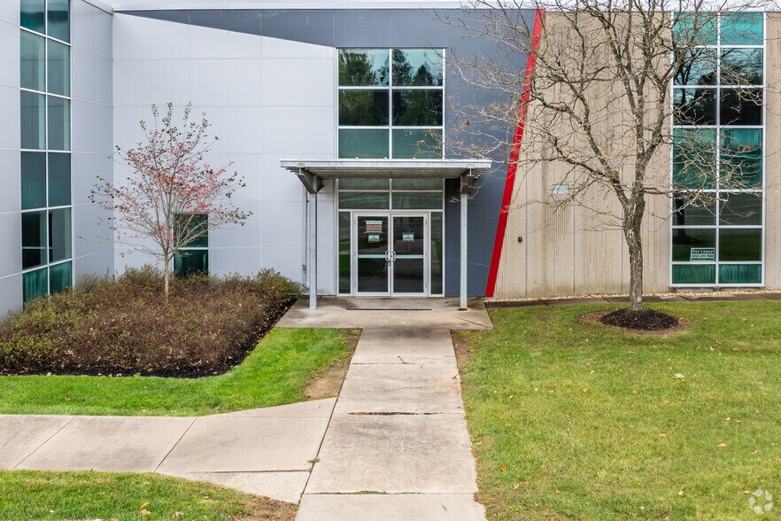 173 Industry Dr, Pittsburgh, PA à vendre - Photo de l’immeuble – Image 3 sur 47