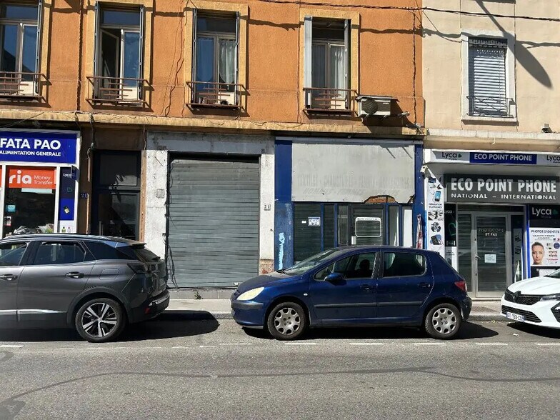 21 Rue Pierre Sémard, OULLINS-PIERRE-BÉNITE à louer - Photo de l’immeuble – Image 1 sur 1
