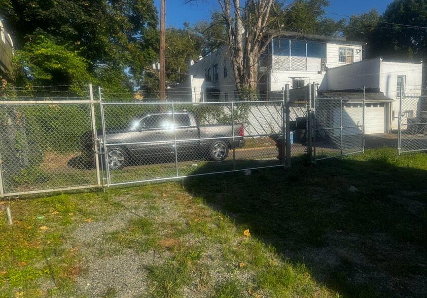 335 Linden Ave, Bogota, NJ à vendre - Photo de l’immeuble – Image 2 sur 3