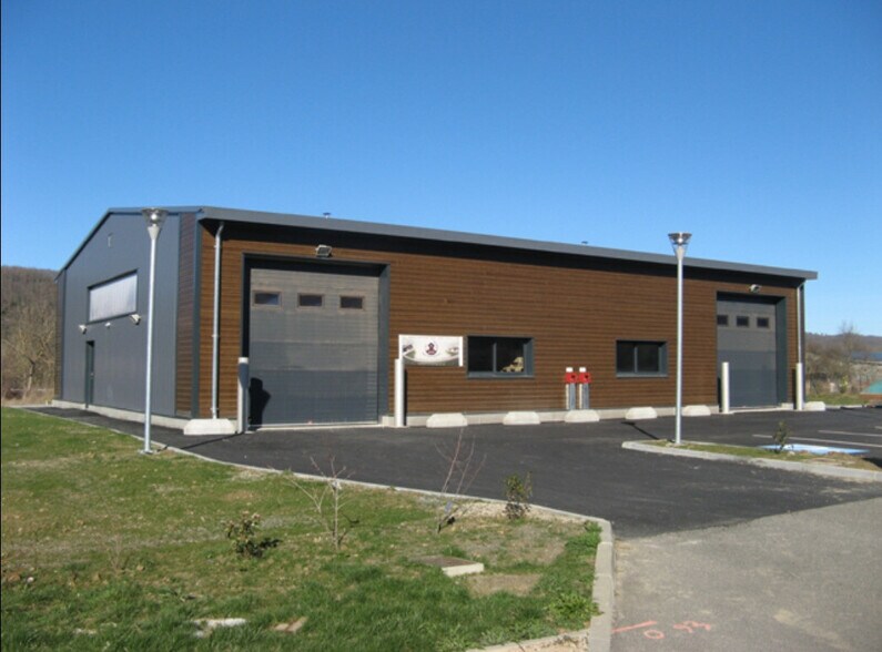 Local d’activités dans Prat Bonrepaux à louer - Photo de l’immeuble – Image 1 sur 3
