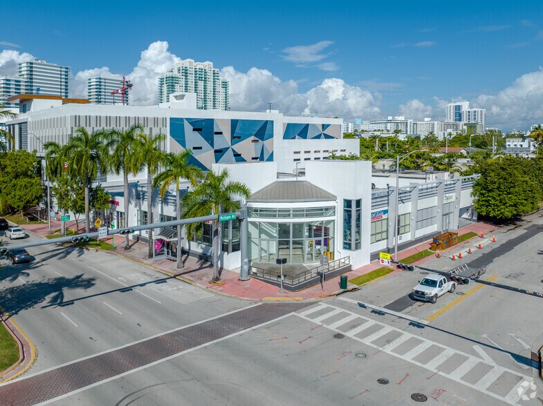 1011 5th St, Miami Beach, FL à louer - Photo de l’immeuble – Image 1 sur 9