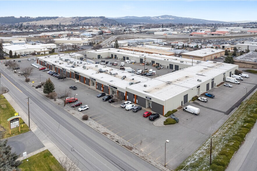 9922 E Montgomery Rd, Spokane Valley, WA à louer - Photo de l’immeuble – Image 2 sur 22