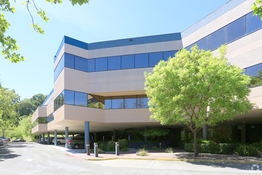 1401 Los Gamos Rd, San Rafael, CA à louer - Photo de l’immeuble – Image 3 sur 5