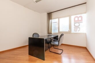 Bureau dans Esplugues de Llobregat, Barcelona à louer Photo intérieure– Image 2 sur 17
