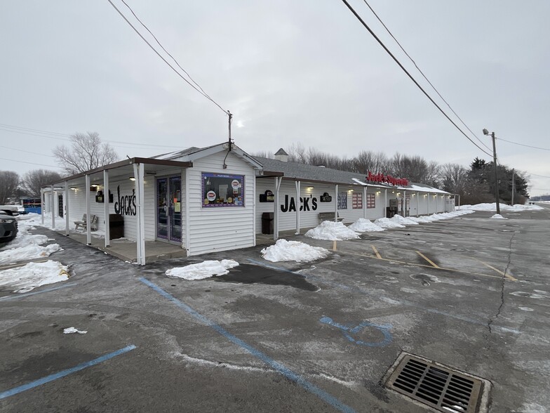 56 N Howard Rd, Curtice, OH à vendre - Photo principale – Image 1 sur 15