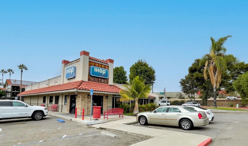 632 Sycamore Ave, Vista, CA à louer - Photo de l’immeuble – Image 2 sur 3