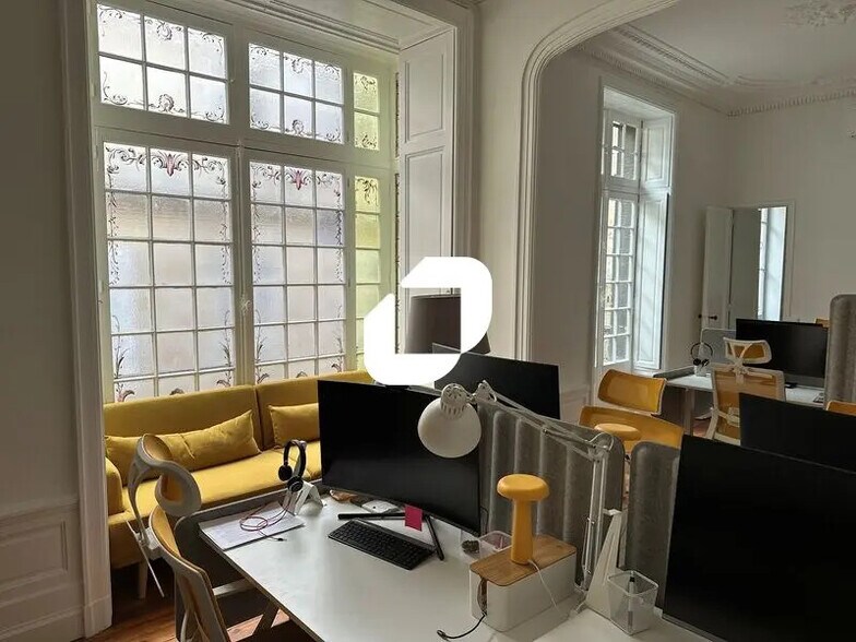 Bureau dans Bordeaux à louer - Photo de l’immeuble – Image 2 sur 15