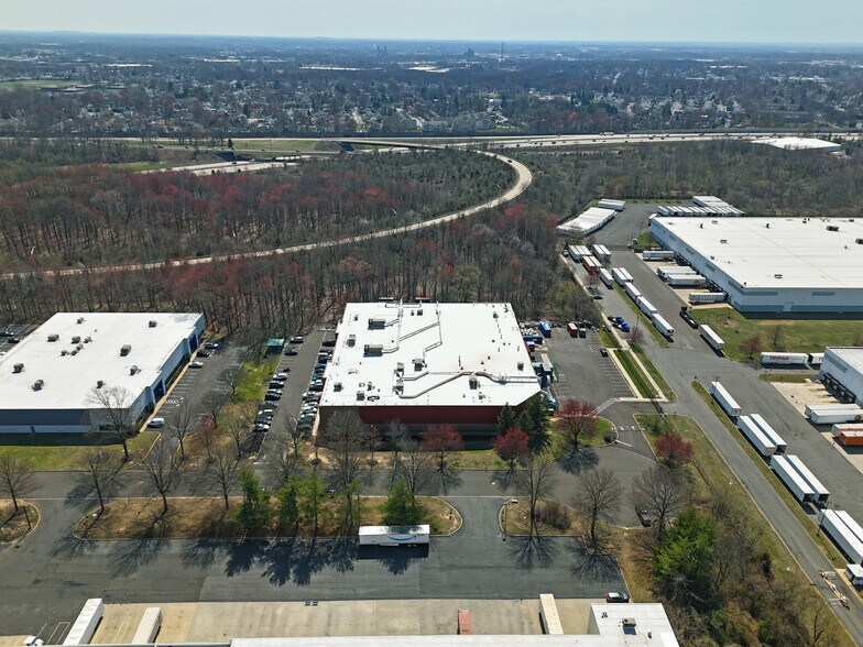 150 Rittenhouse Cir, Bristol, PA à louer - Aérien – Image 2 sur 8