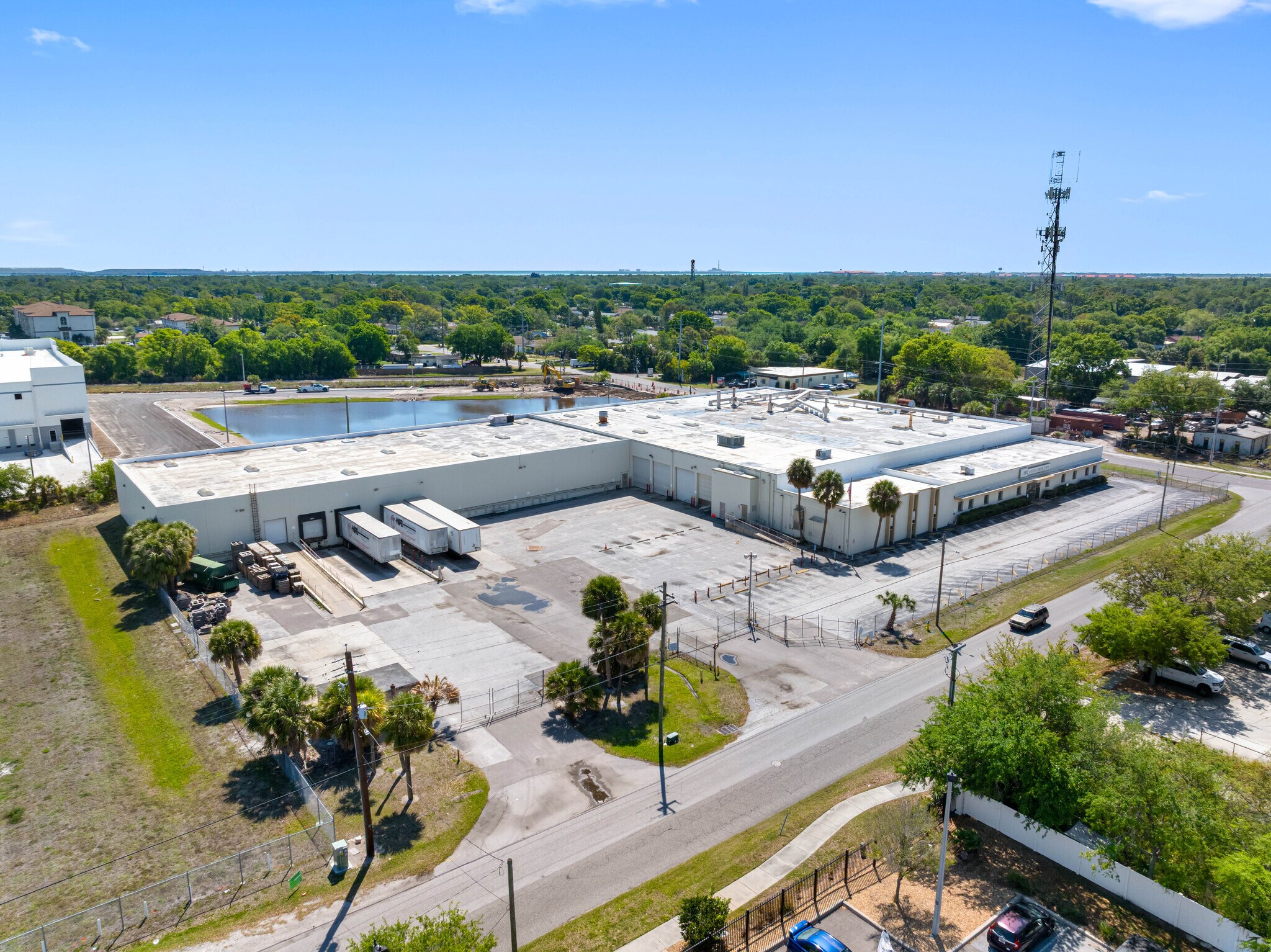 5210 S Lois Ave, Tampa, FL à louer Photo principale– Image 1 sur 5