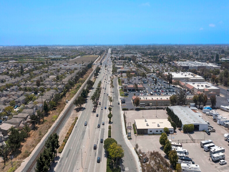 2121 N Oxnard Blvd, Oxnard, CA à louer - Aérien – Image 3 sur 7