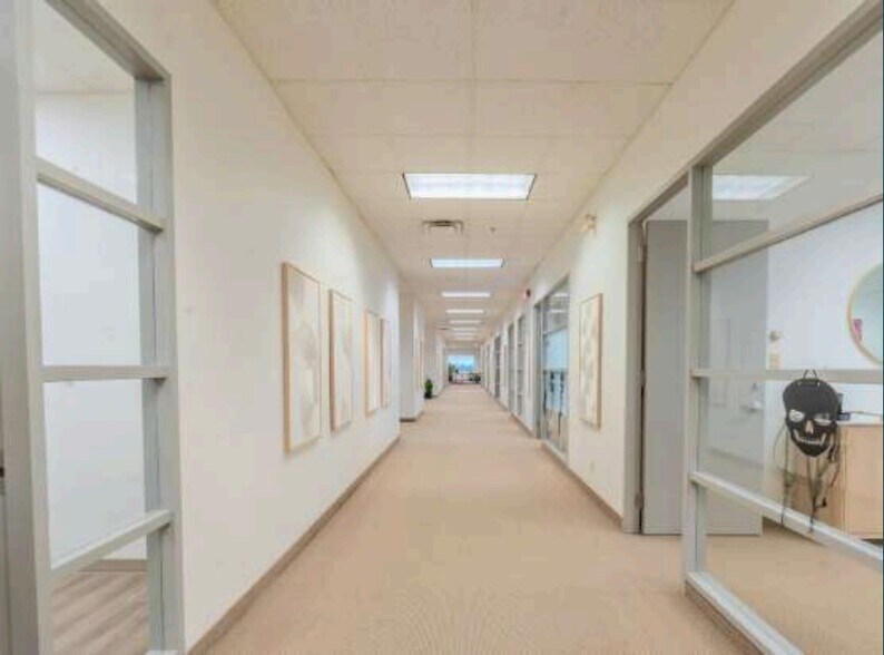 950 Rue Michelin, Laval, QC à louer - Photo intérieure – Image 2 sur 18