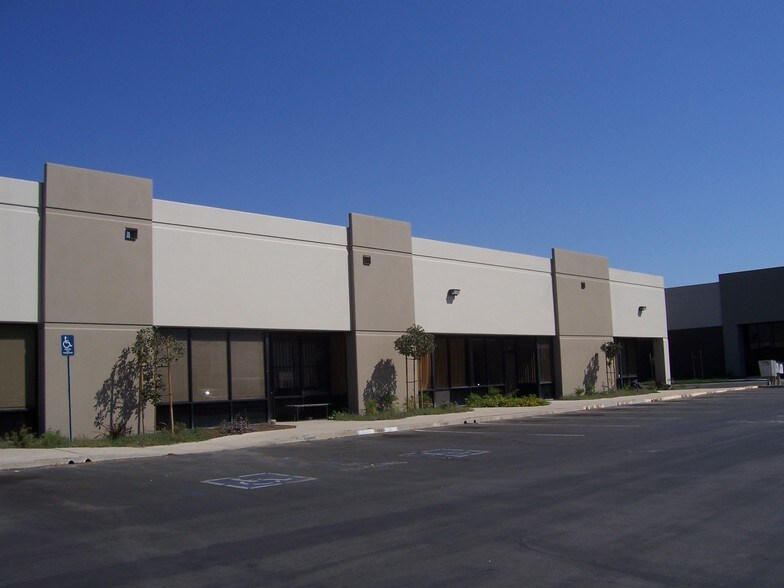 12620 Westminster Ave, Garden Grove, CA à louer - Photo de l’immeuble – Image 2 sur 5