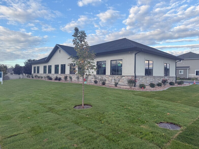 132 S 1100 E, American Fork, UT à louer - Photo de l’immeuble – Image 3 sur 5