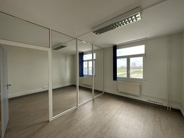 Bureau dans Entzheim à louer - Photo intérieure – Image 3 sur 7