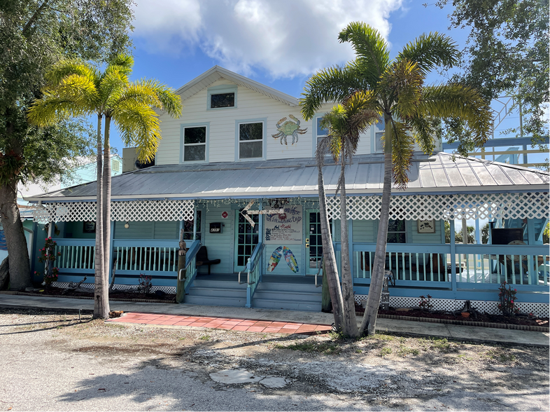 4391 Dixie Hwy NE, Palm Bay, FL à vendre - Photo de l’immeuble – Image 1 sur 31