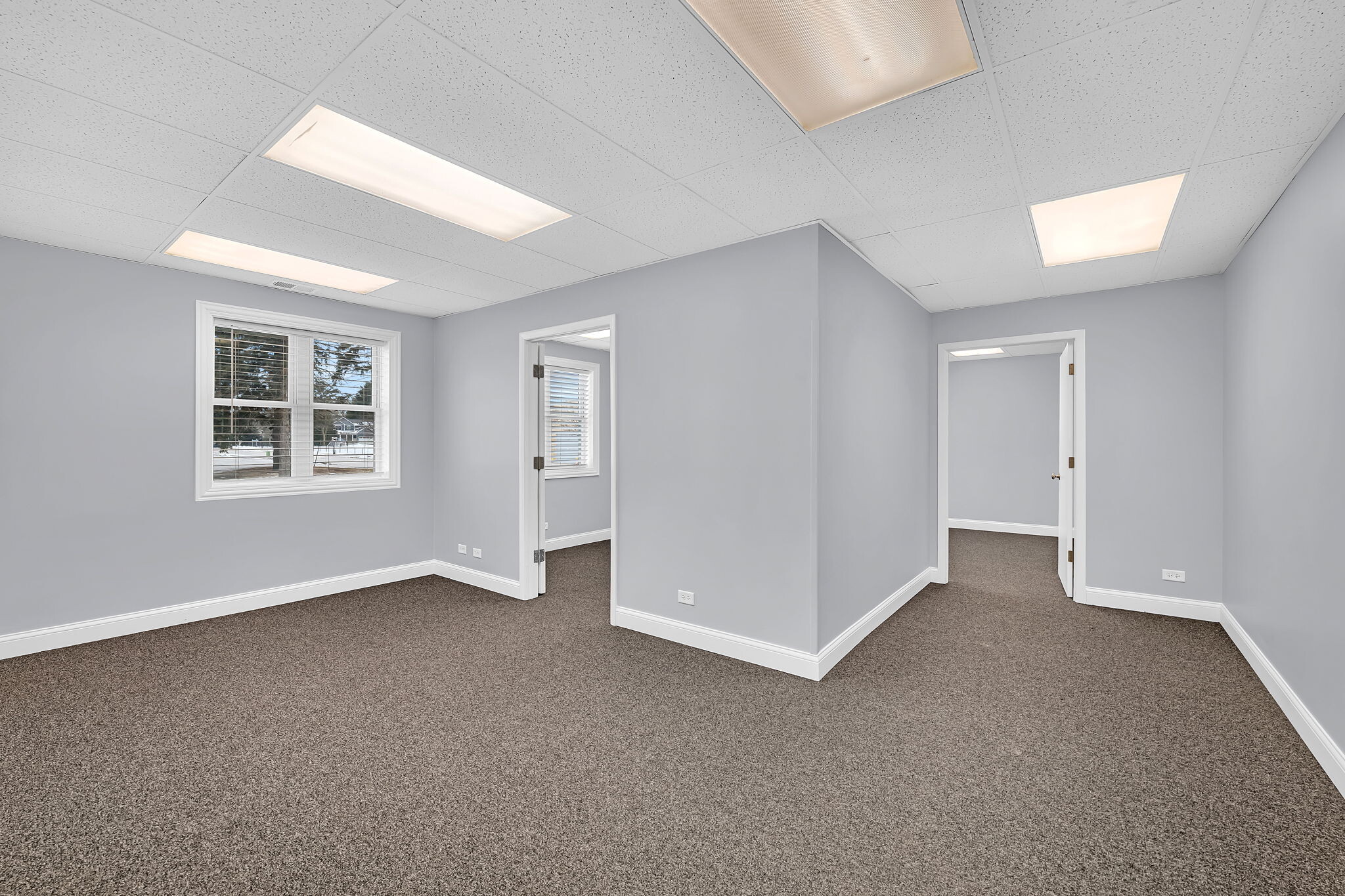 3S340 Rockwell St, Warrenville, IL à louer Photo intérieure– Image 1 sur 9