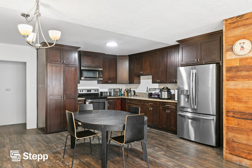 600 Almond Ave, Long Beach, CA à vendre - Photo de l’immeuble – Image 2 sur 8
