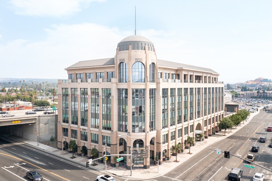 3390 University Ave, Riverside, CA à louer - Photo principale – Image 1 sur 5