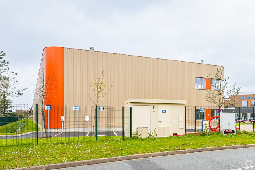 21 Avenue De Norvège, Villebon-sur-Yvette à louer - Photo de l’immeuble – Image 2 sur 2