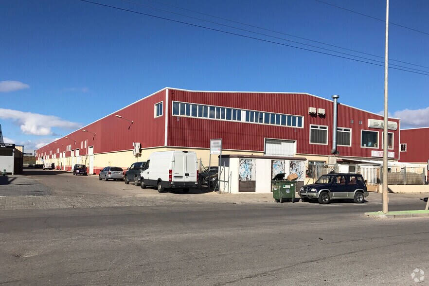Industriel/Logistique dans Cabanillas del Campo, Guadalajara à vendre - Photo de l’immeuble – Image 2 sur 2