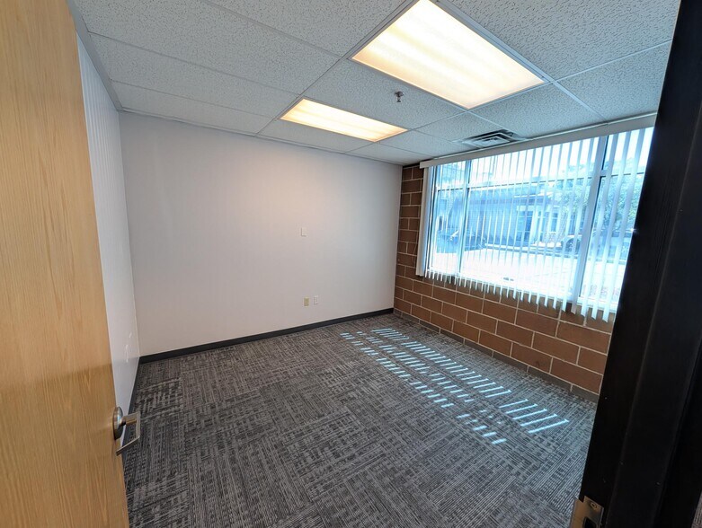 318 W Quail Trax Pl, Salt Lake City, UT à louer - Photo de l’immeuble – Image 3 sur 6