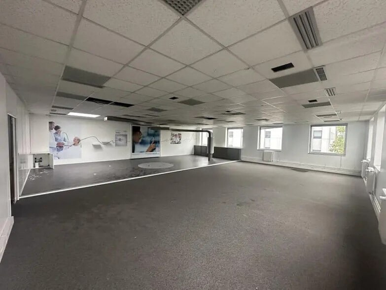 15-21 Rue Georges Besse, Antony à louer - Photo intérieure – Image 2 sur 20