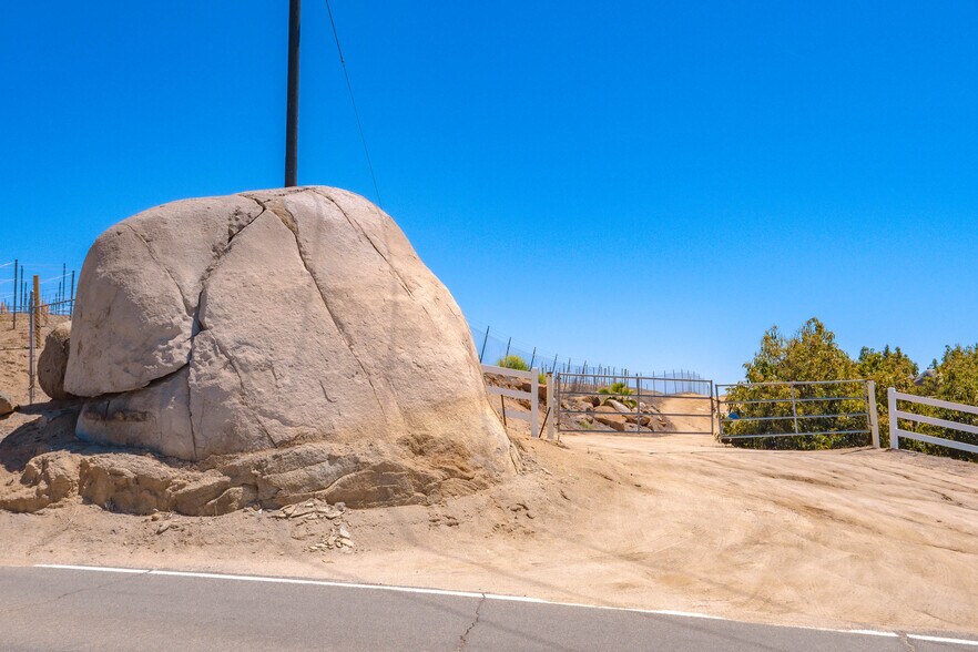 2526 Camaron Rd, Temecula, CA à vendre - Photo de l’immeuble – Image 1 sur 14
