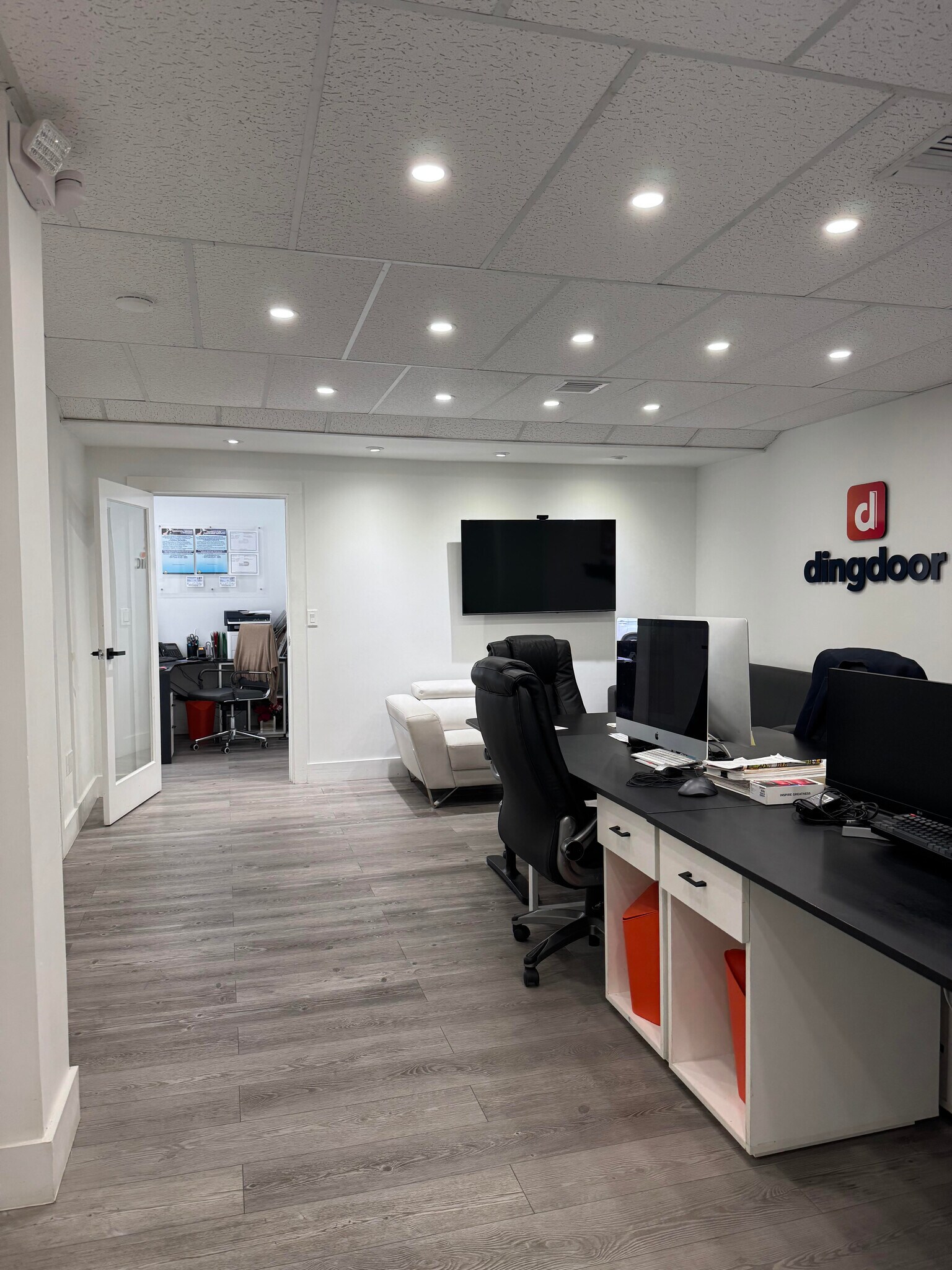 5580 NW 7th St, Miami, FL à louer Photo principale– Image 1 sur 9