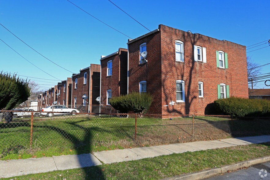 4228 6th St, Baltimore, MD à vendre - Photo principale – Image 1 sur 8