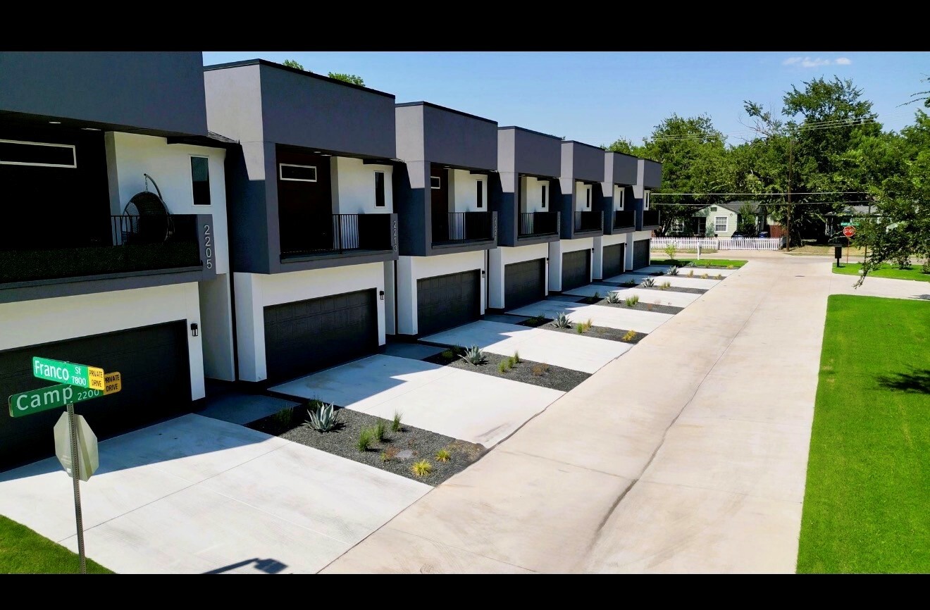 7811 Mohawk Dr, Dallas, TX à vendre Photo principale– Image 1 sur 30