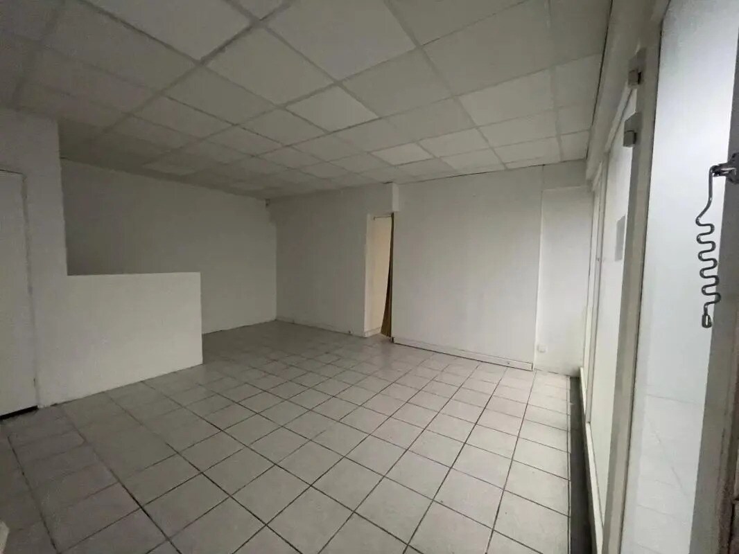 Local commercial dans Cagnes-sur-Mer à louer Photo intérieure– Image 1 sur 10