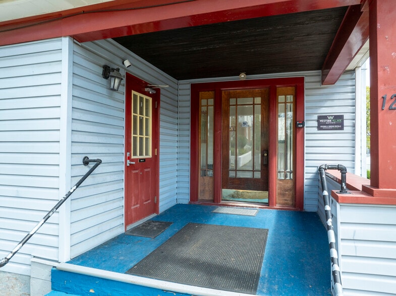 129 S Sparks St, State College, PA à louer - Photo de l’immeuble – Image 2 sur 36