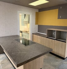 2500 Central Pky, Houston, TX à louer Photo de la construction– Image 1 sur 12