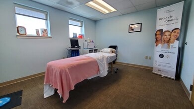 1 Bridge St, Plymouth, NH à louer Photo intérieure– Image 2 sur 2