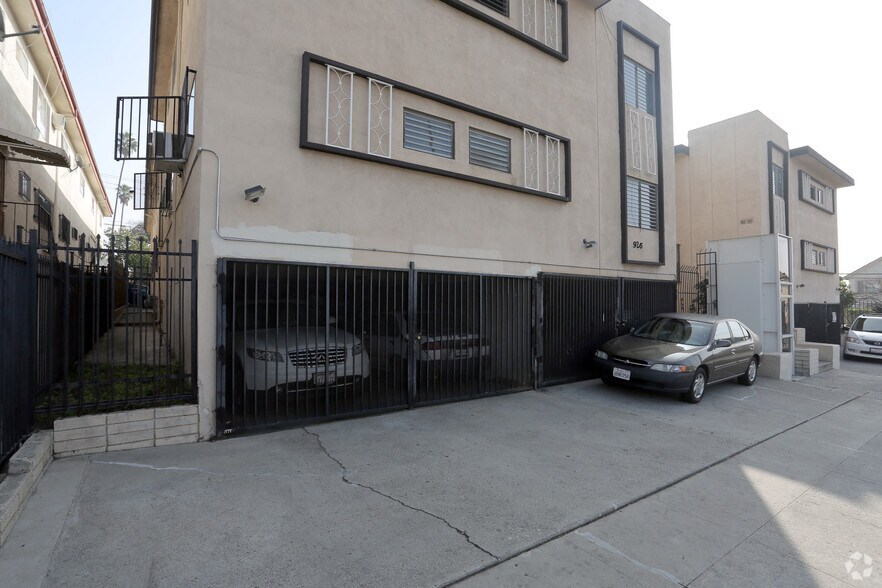 926 Fedora St, Los Angeles, CA à vendre - Photo de l’immeuble – Image 3 sur 10