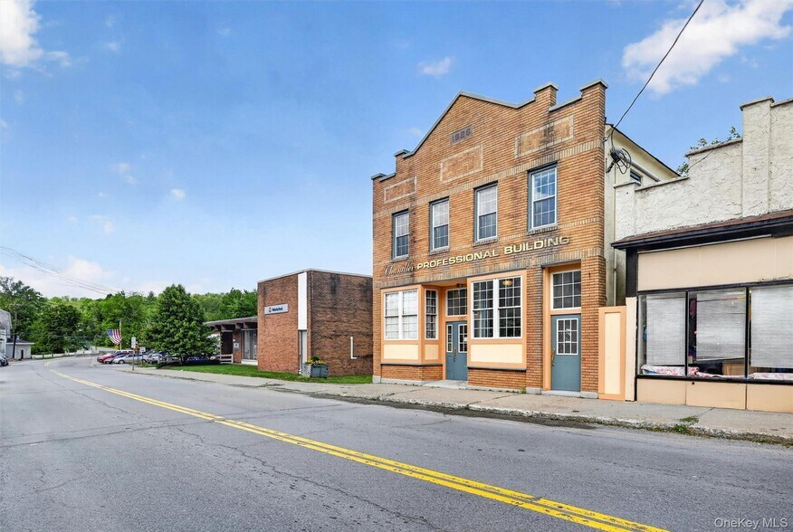 5197 Main m, South Fallsburg, NY à vendre - Photo de l’immeuble – Image 3 sur 18