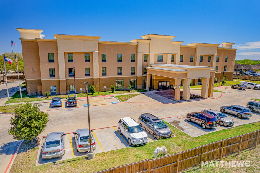 301 S Hall St, Beeville, TX à vendre - Photo de l’immeuble – Image 2 sur 3