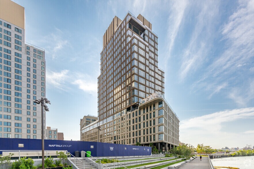 480-490 Kent Ave, Brooklyn, NY à louer - Photo de l’immeuble – Image 2 sur 7