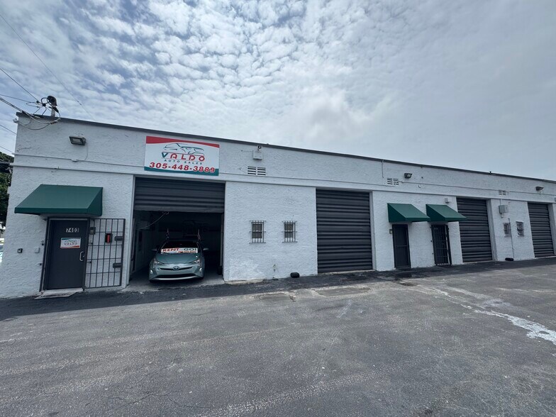 7403 NW 7th St, Miami, FL à louer - Photo de l’immeuble – Image 2 sur 3